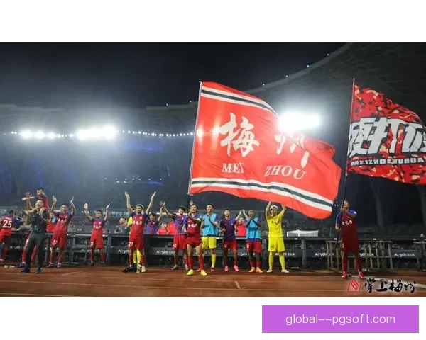 茹子楠梅州客家右后卫位置稳固成主力 展现实力助球队攻防平衡 茹子楠梅州客家右后卫位置稳固成主力 展现实力助球队攻防平衡